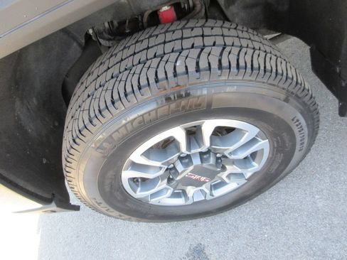 Used 2022 GMC Sierra 2500 AT4 w/ Gooseneck/5TH Wheel Package AWD/4WD image 15
