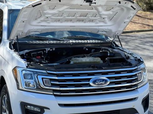 Used 2019 Ford Expedition XLT image 45
