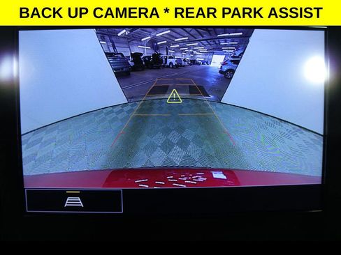 Used 2022 Chevrolet Traverse LT w/ Midnight/Sport Edition image 9