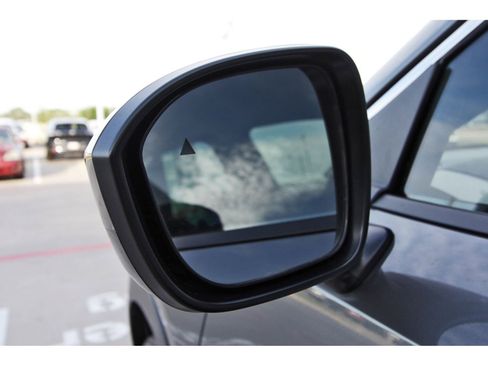 Certified 2025 Nissan Kicks SV FWD image 10