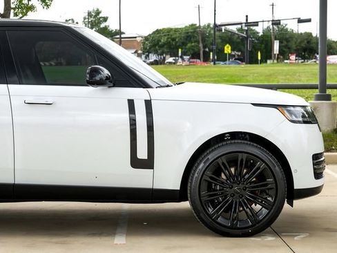New 2026 Land Rover Range Rover Long Wheelbase SE AWD/4WD image 9