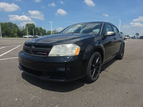 Used 2013 Dodge Avenger SE FWD image 2