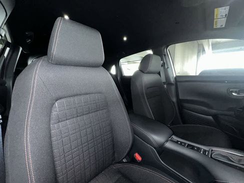 Used 2025 Honda HR-V Sport image 27