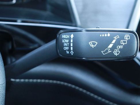 Used 2024 Volkswagen Atlas Cross Sport SE image 24