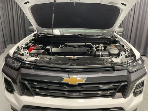 Used 2023 Chevrolet Colorado LT w/ LT Convenience Package image 14