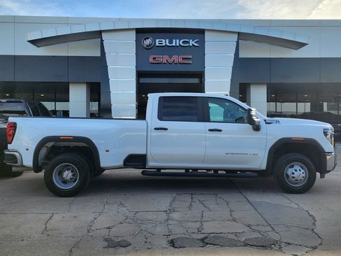 New 2026 GMC Sierra 3500 Pro image 2