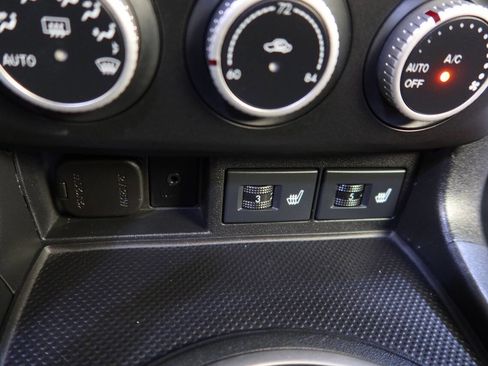 Used 2013 MAZDA MX-5 Miata Grand Touring w/ Premium Pkg image 21