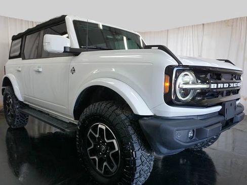 Used 2022 Ford Bronco Outer Banks AWD/4WD image 2