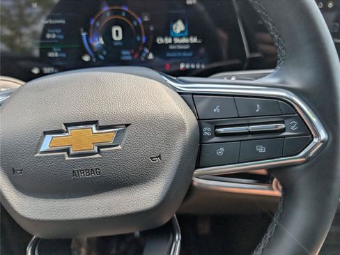 Used 2025 Chevrolet Equinox LT FWD image 23
