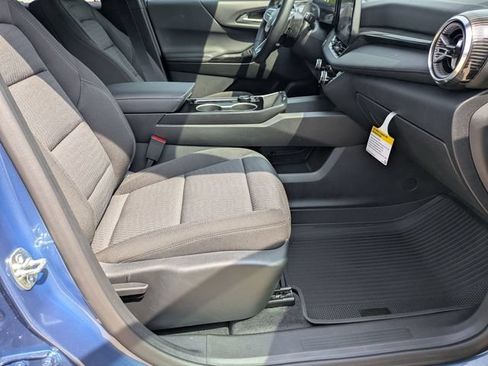 New 2026 Chevrolet Equinox LT w/ Safety and Technology Package FWD image 37