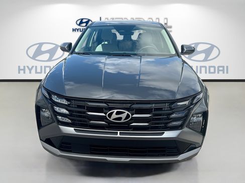 Used 2025 Hyundai Tucson SE image 2