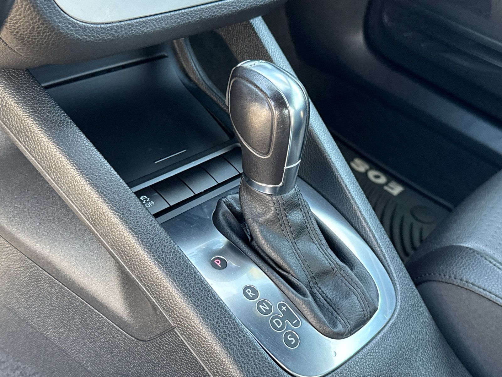 Used 2014 Volkswagen Eos Komfort FWD image 12