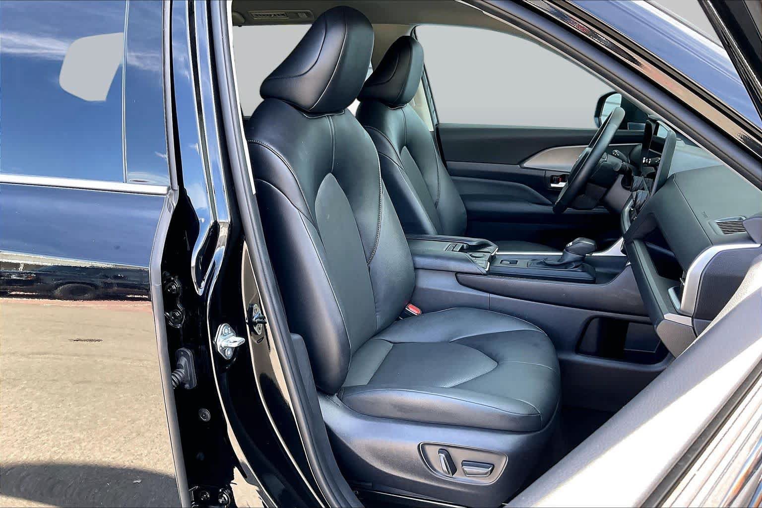 Used 2026 Toyota Grand Highlander AWD image 9