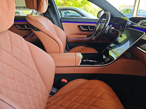 Used 2024 Mercedes-Benz S 580 4MATIC Sedan image 11