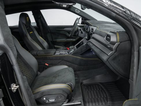 Used 2023 Lamborghini Urus Performante AWD/4WD image 36