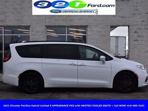 Used 2021 Chrysler Pacifica Limited w/ S Appearance Package FWD image 3