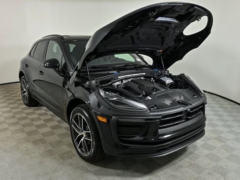 Used 2026 Porsche Macan AWD/4WD image 34