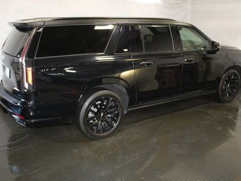 Certified 2022 Cadillac Escalade ESV Sport Platinum w/ LPO, ONYX Package AWD/4WD image 5