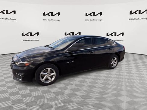 Used 2017 Chevrolet Malibu LS FWD image 5