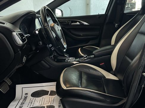 Used 2017 INFINITI QX30 Sport w/ Sport Leather Package image 13