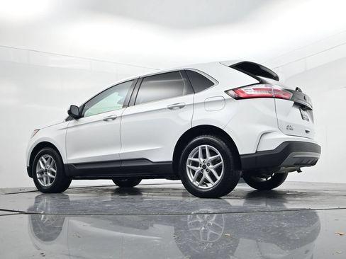 Used 2024 Ford Edge SEL AWD/4WD image 47