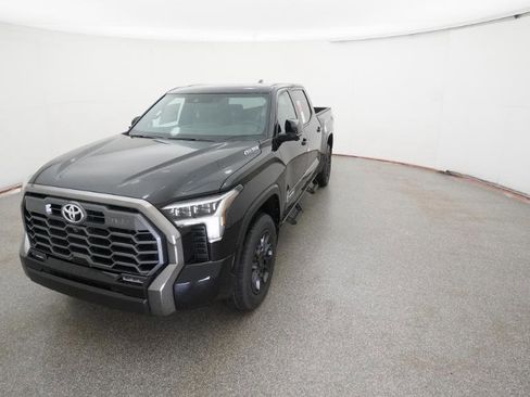 New 2025 Toyota Tundra Platinum image 5