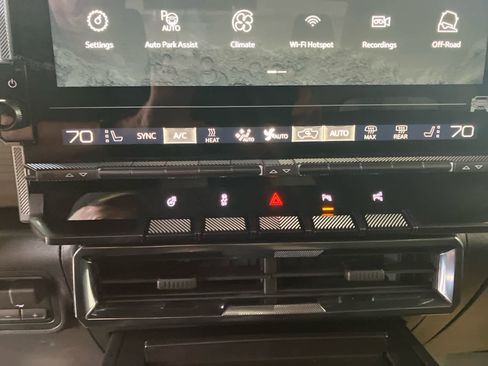 New 2026 GMC Hummer EV 4x4 Crew Cab image 20