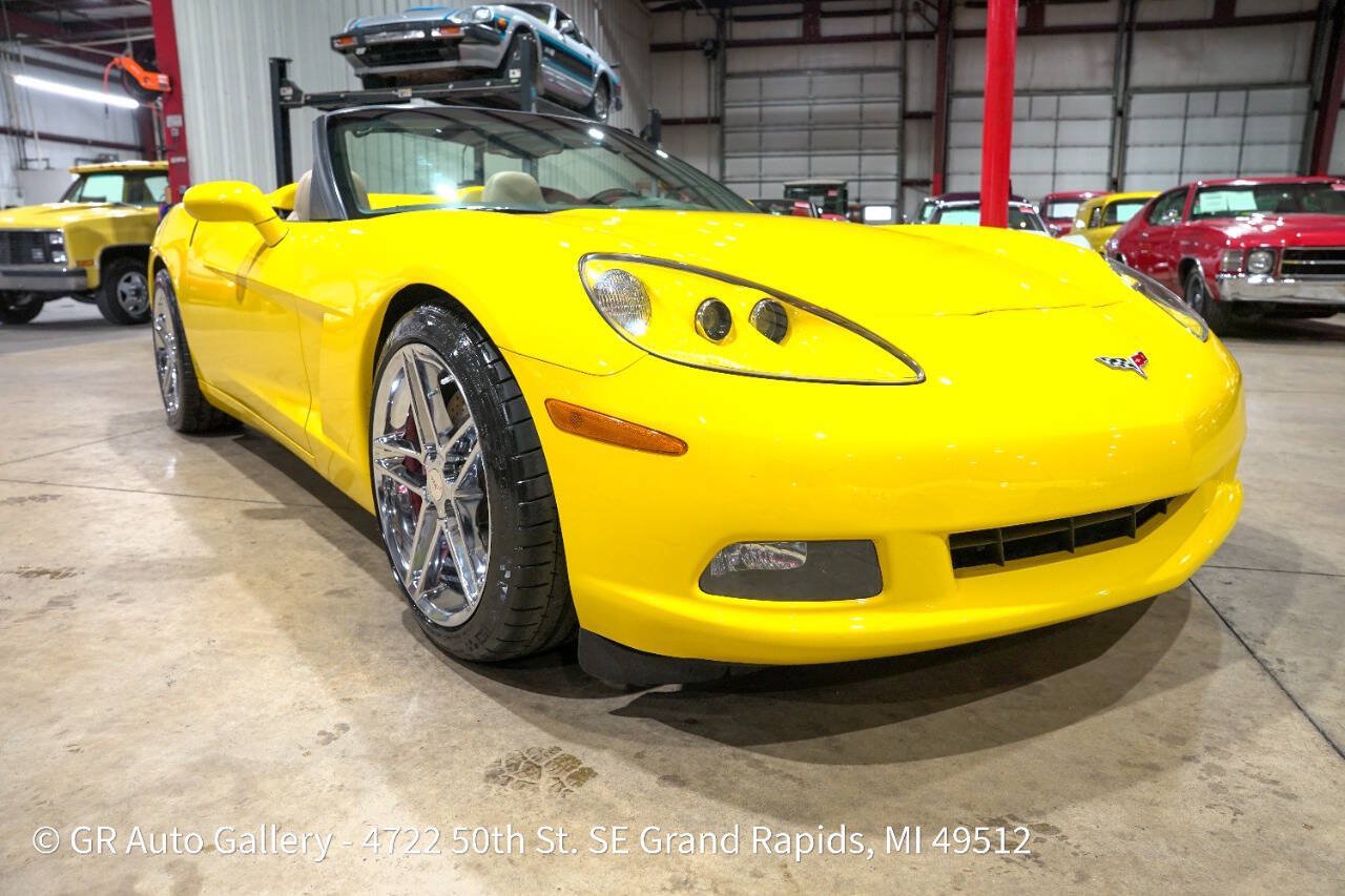 Used 2007 Chevrolet Corvette Convertible w/ Performance Package RWD image 12