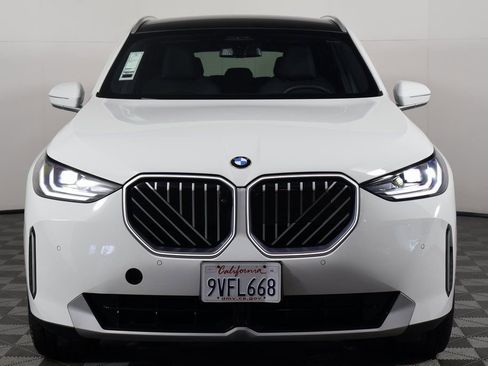 Used 2025 BMW X3 xDrive30i w/ Premium Package AWD/4WD image 2