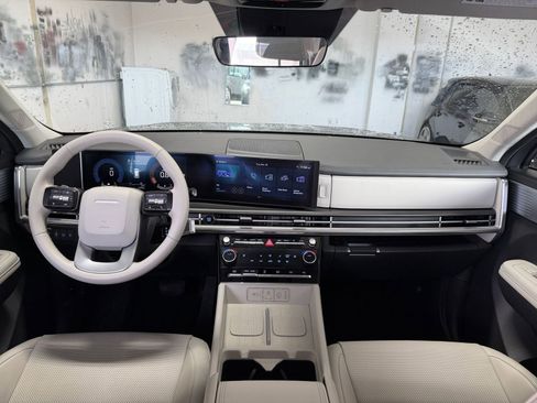 Used 2025 Hyundai Santa Fe SEL image 36