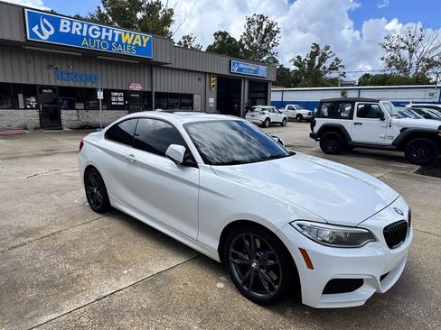 Used 2017 BMW M240i Coupe RWD image 4