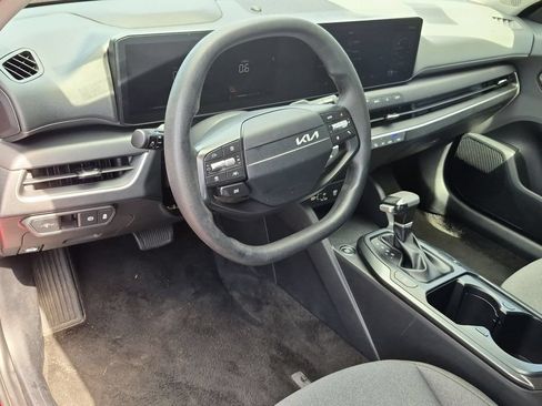 Used 2025 Kia K4 FWD image 15