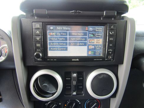 Used 2008 Jeep Wrangler Unlimited Sahara w/ Dual Top Group AWD/4WD image 24