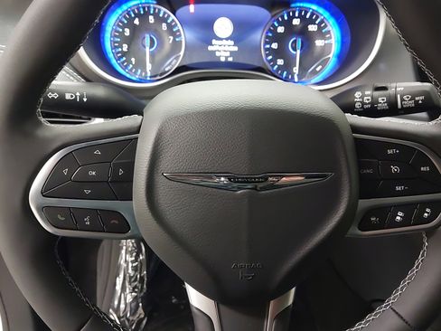 New 2026 Chrysler Pacifica Select image 35