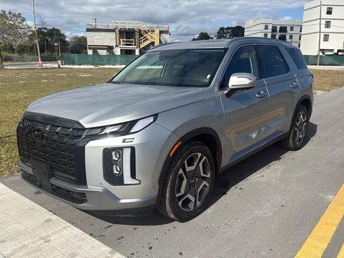 Used 2024 Hyundai Palisade SEL w/ Premium Package FWD image 1