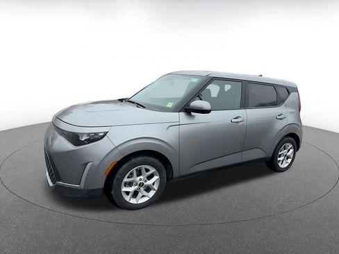 Used 2025 Kia Soul LX w/ LX Technology Package image 8