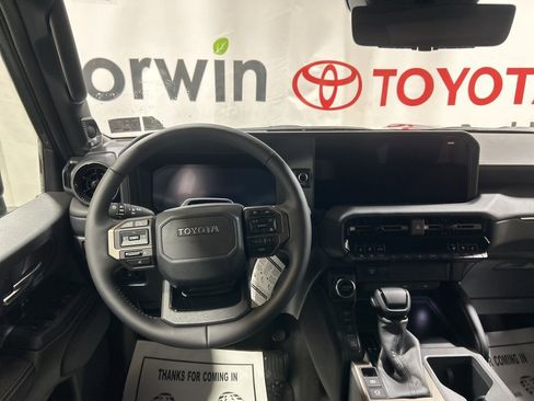 Used 2025 Toyota Land Cruiser image 27