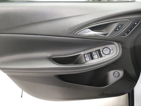 Used 2022 Buick Encore GX Essence w/ Experience Buick Package image 27