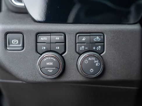 Used 2024 Chevrolet Silverado 1500 LT AWD/4WD image 29