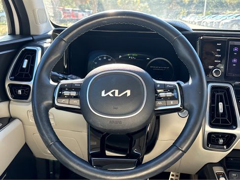 Used 2022 Kia Sorento SX image 21
