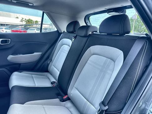 Used 2025 Hyundai Venue SEL FWD image 22