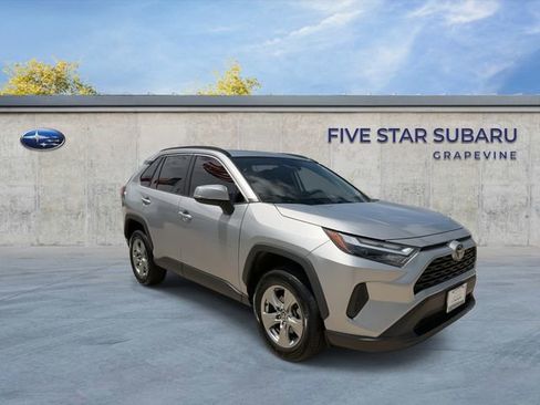Used 2022 Toyota RAV4 XLE w/ Convenience Package FWD image 2