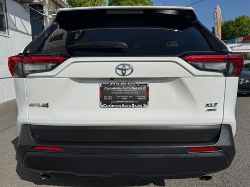 Used 2025 Toyota RAV4 XLE AWD/4WD image 6