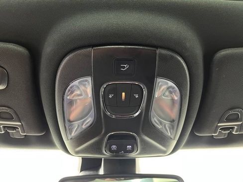 Used 2023 Jeep Compass Latitude w/ Sun and Sound Group AWD/4WD image 33