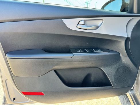 Used 2024 Kia Forte LXS image 9