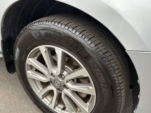 Used 2013 Nissan Pathfinder SL image 9