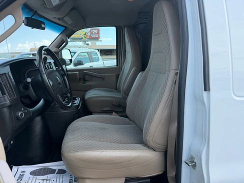 Used 2022 GMC Savana 2500 w/ Driver Convenience Package RWD image 17