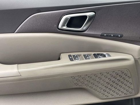 New 2026 Kia Carnival EX image 24