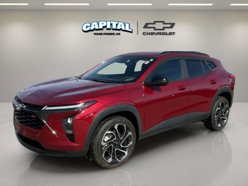 Certified 2024 Chevrolet Trax RS w/ Driver Confidence Package image 1