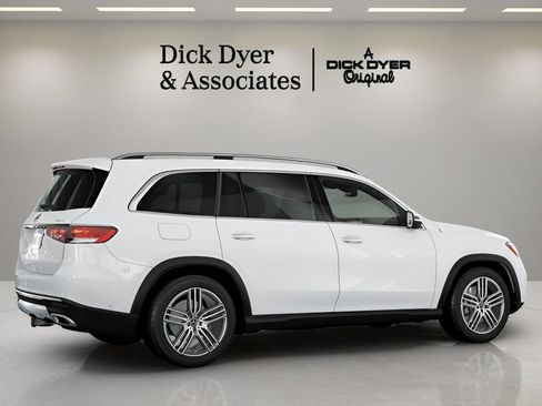 Used 2025 Mercedes-Benz GLS 450 4MATIC image 9